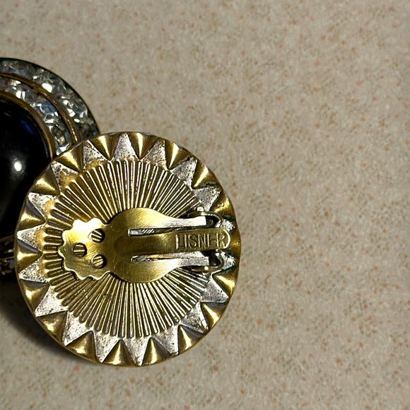 Vintage Lisner gold tone clip on smokey black center two rows rhinestones (755) - Picture 5 of 6